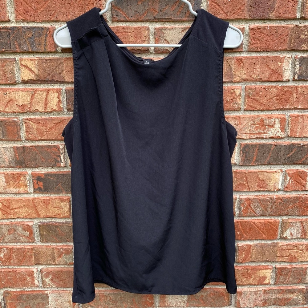 Banana Republic Black Sleeveless Blouse Tank Top L